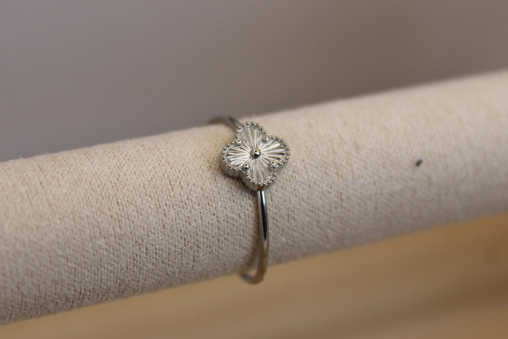 Anillo Trébol